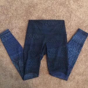 Worn once! Lululemon Wunder Under tights size 4